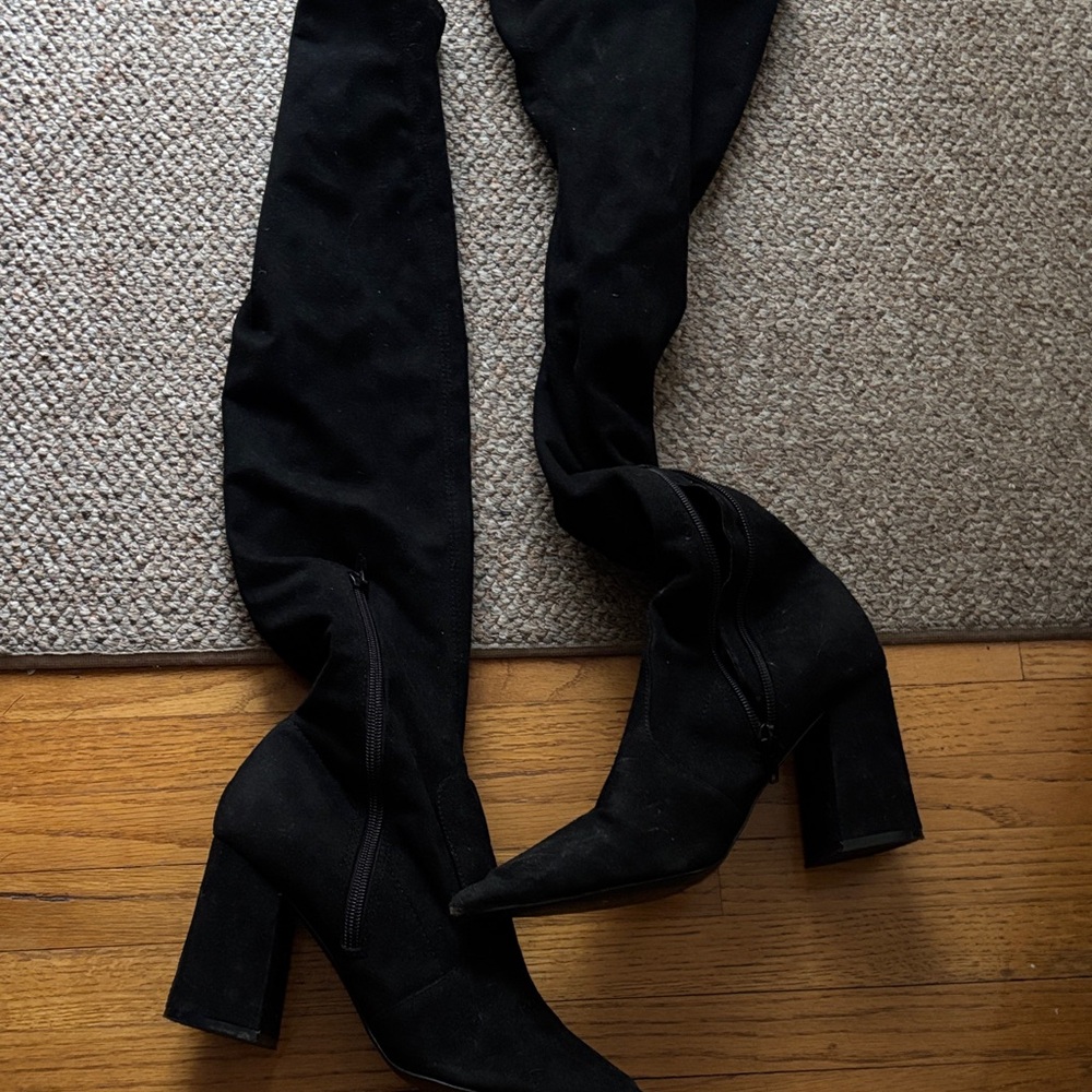 Chic Black Over-the-Knee Boots
